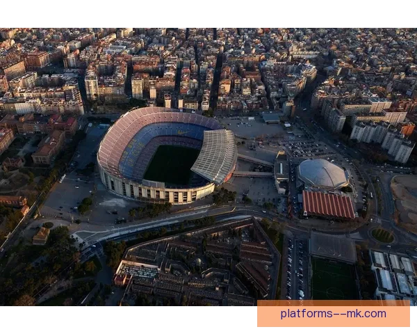 巴萨因诺坎普翻新迁至蒙特惠奇奥林匹克球场的历史性时刻