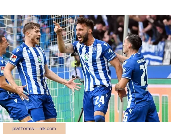 施廷德尔在卡尔斯鲁厄完成告别战正式挂靴一代队长谢幕绿茵岁月痕